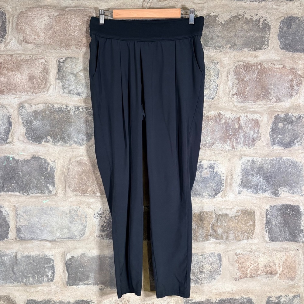 Athleta Be Free Black Jogger‎ Pants Style 983352 Woman's Size 6